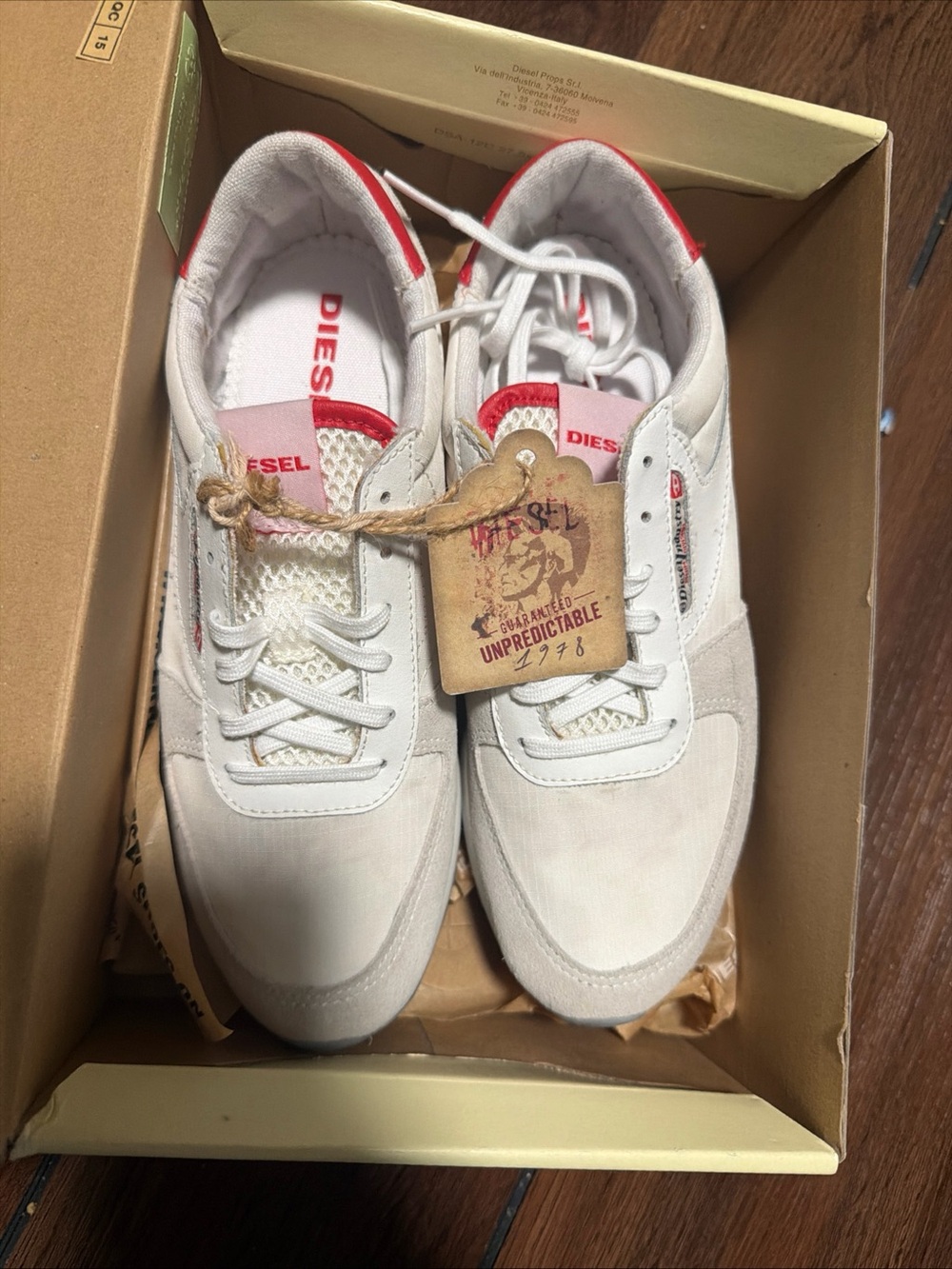 DIESEL Sherun W – Women’s Sneakers (White/High Risk Red) – Size US 6 / EU 36
